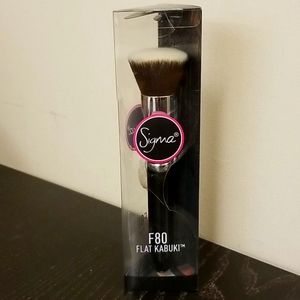 Sigma flat kabuki foundation makeup brush